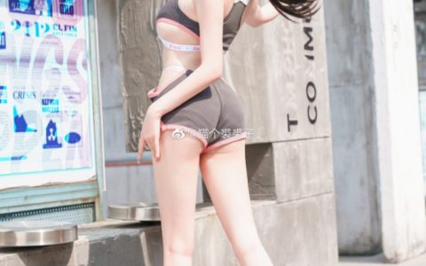 颜值与气质双在线，蜜汁猫裘每一套 cos 都格外耐看