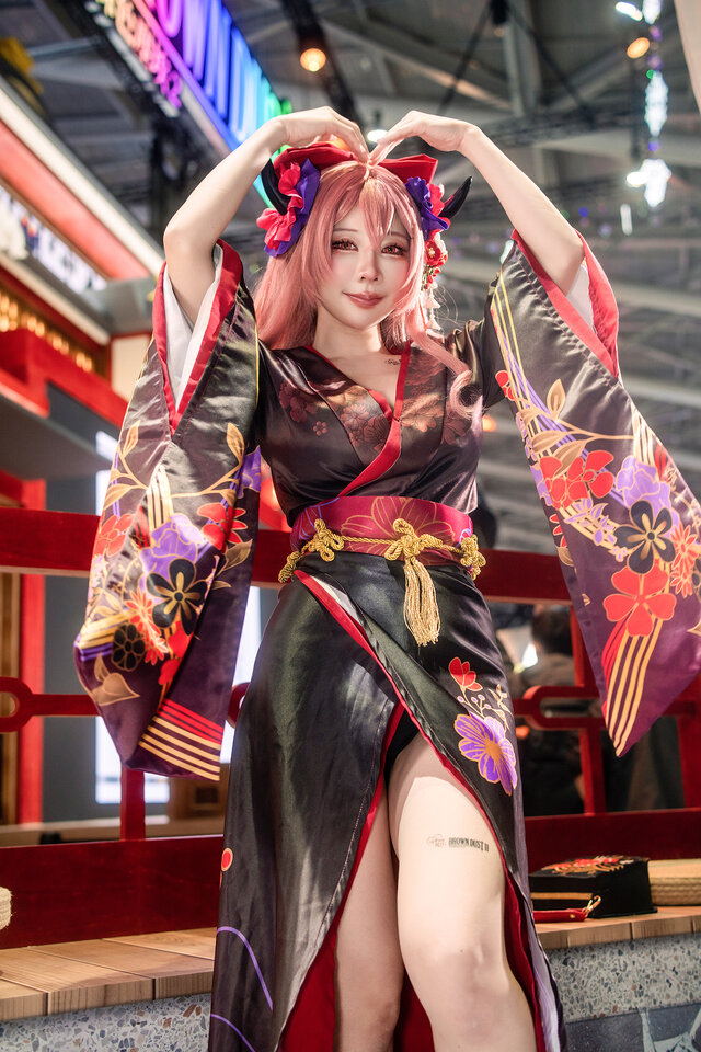 灵动又魅惑！紫玥桃和服莉贝尔塔 COS 解锁满分视觉质感