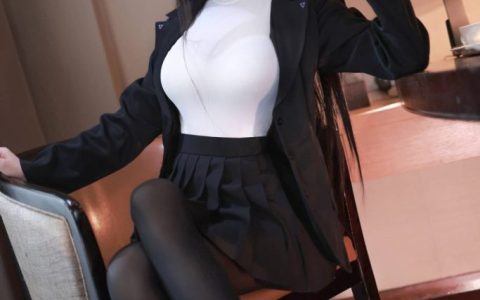 水淼Aqua蔚蓝档案调月莉音OLcos赏析，高冷知性御姐完美还原