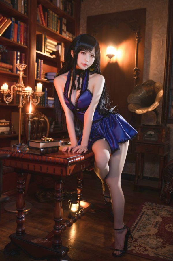 最终幻想经典女神复刻,水淼aqua高颜值紫裙蒂法cos作品鉴赏