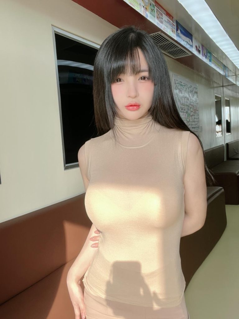 桜井宁宁_自拍·比基尼+丝袜cos作品介绍!