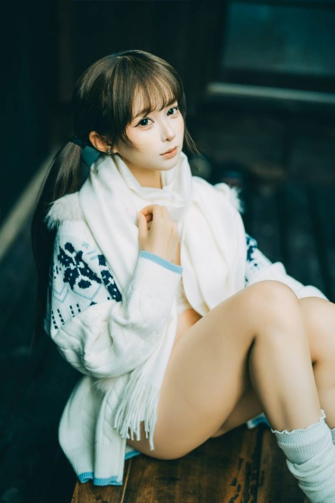 甜美风二次元cos推荐,蠢沫沫毛衣比基尼融合可爱与轻熟美感