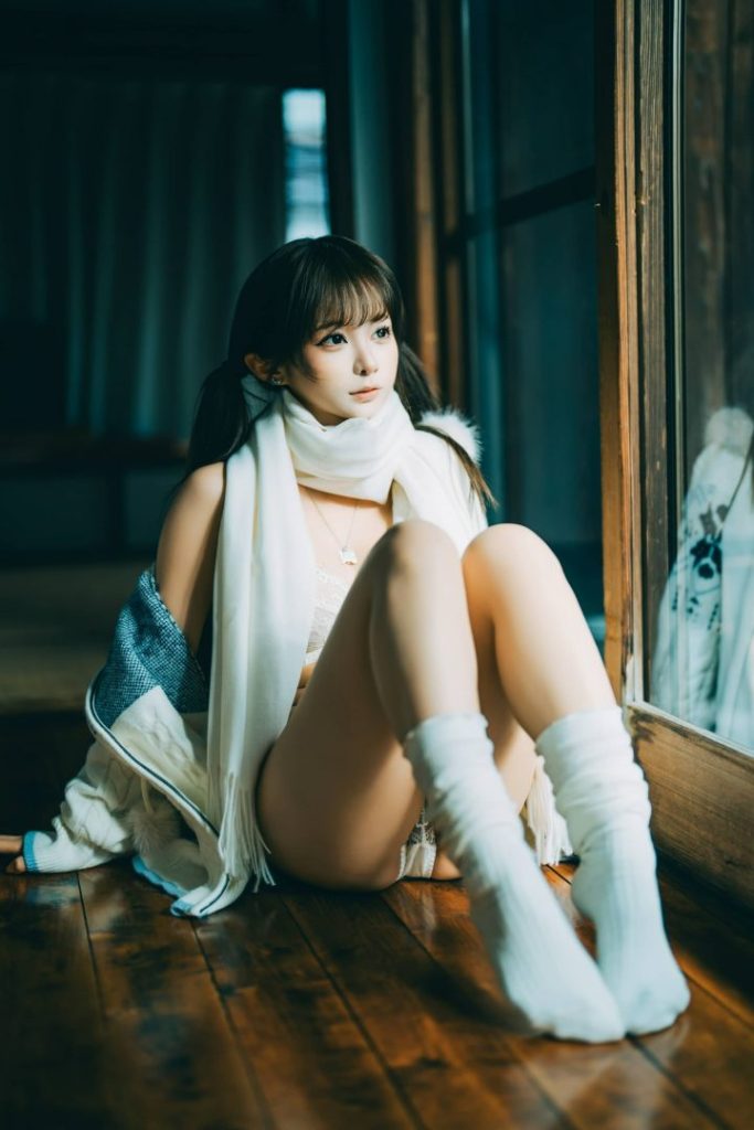 甜美风二次元cos推荐,蠢沫沫毛衣比基尼融合可爱与轻熟美感