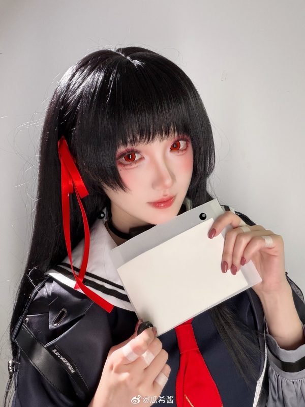 鸣潮优质同人cos,瓜希酱精准演绎朽叶千咲冷锋人设!