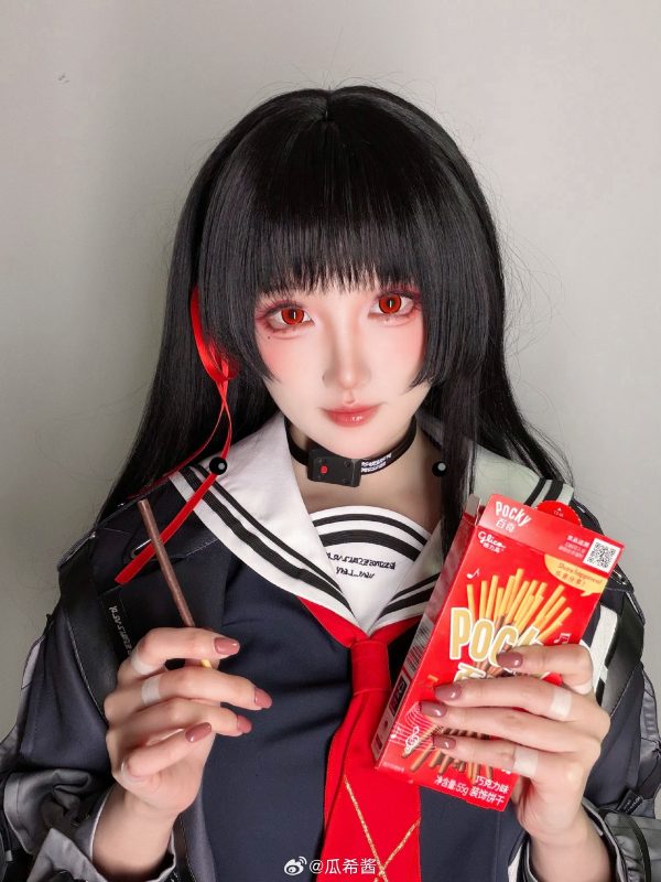鸣潮优质同人cos,瓜希酱精准演绎朽叶千咲冷锋人设!