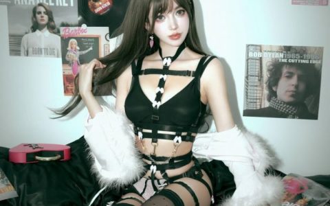 过期米线线喵，原创记忆胶片COS高清写真全套！