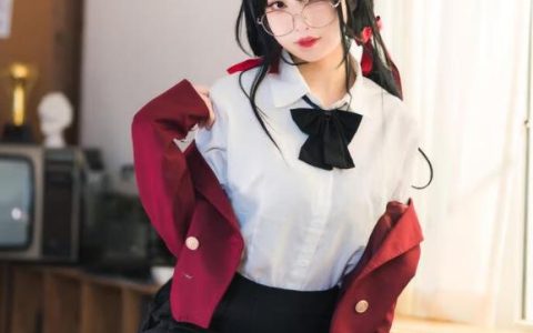 人气coser狐玖玖完整图集汇总，逛街小狐狸主题萌感十足