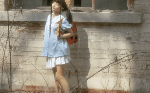 蠢沫沫小黄帽主题 cos 写真赏析，解锁帽子新颖佩戴方式