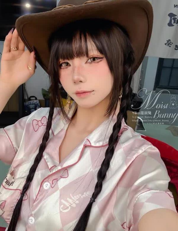 Yiko湿润兔多账号梳理 反差感高产兔系coser全介绍
