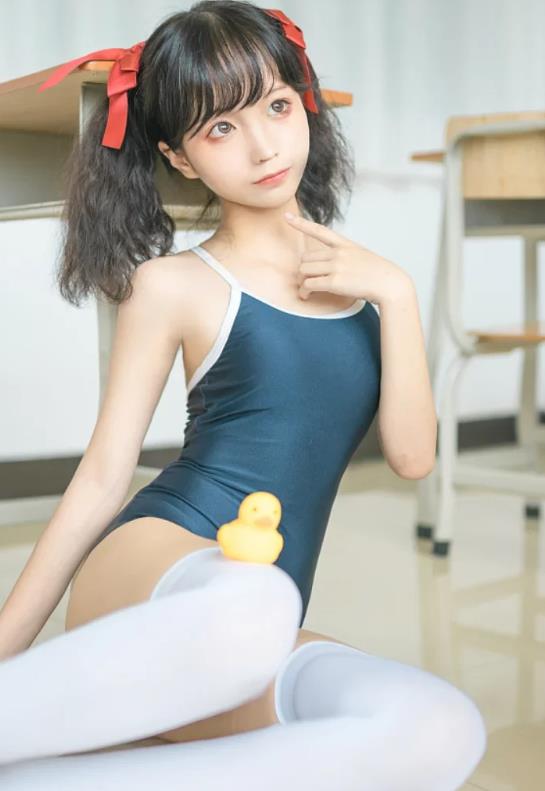 拒绝快餐滤镜审美!蠢沫沫死库水极简写真凭质感出圈