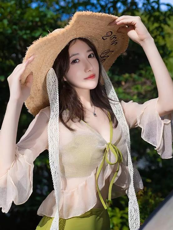 NO.3036期封神 鱼子酱fish纯白长裙造型赏析
