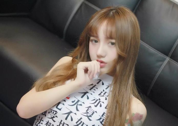 反差感拉满!中性风宝藏coser洛丽塔大哥太有记忆点