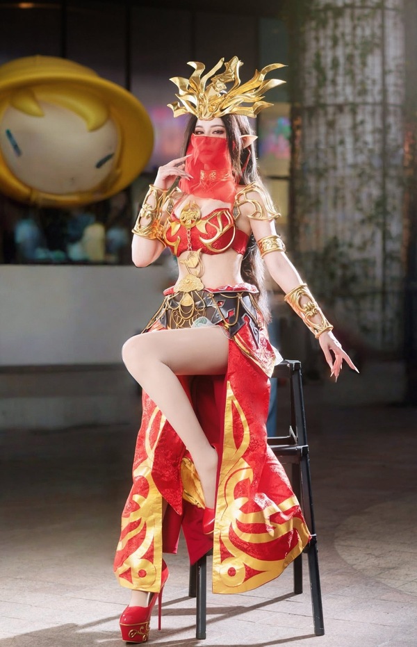蛇族女王气场拉满!越南博主神还原斗破苍穹美杜莎女王