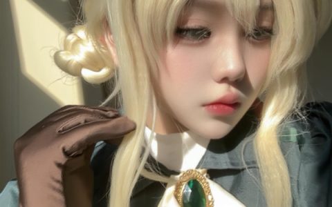 清冷疏离感拉满！Pi Tien完美复刻妮姬Label高冷女神