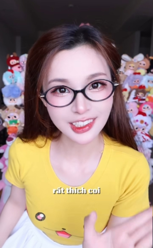 越南主播Mèo 2k4魔性传说对决拉兹COS笑疯全网