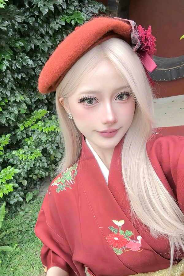 河内缪斯阮夏薇:146cm娇小身材,反差萌COS天花板